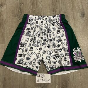 Mens Mitchell & Ness NBA Milwaukee Bucks Swingman Doodle Shorts